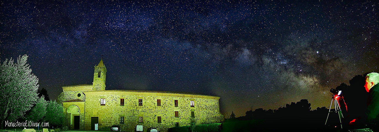 Fotografiando las estrellas desde el Monasterio el Olivar